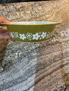 Vintage Pyrex Green Daisy Floral Casserole Dish